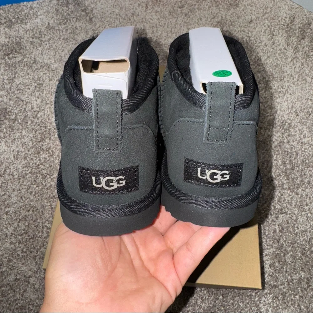 New Kids UGG Classic Ultra Mini Boots Black